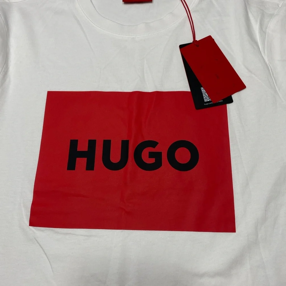 HUGO BOSS Men's, White, Red logo label Crew-neck T-Shirt Size small - Picture 2 of 5